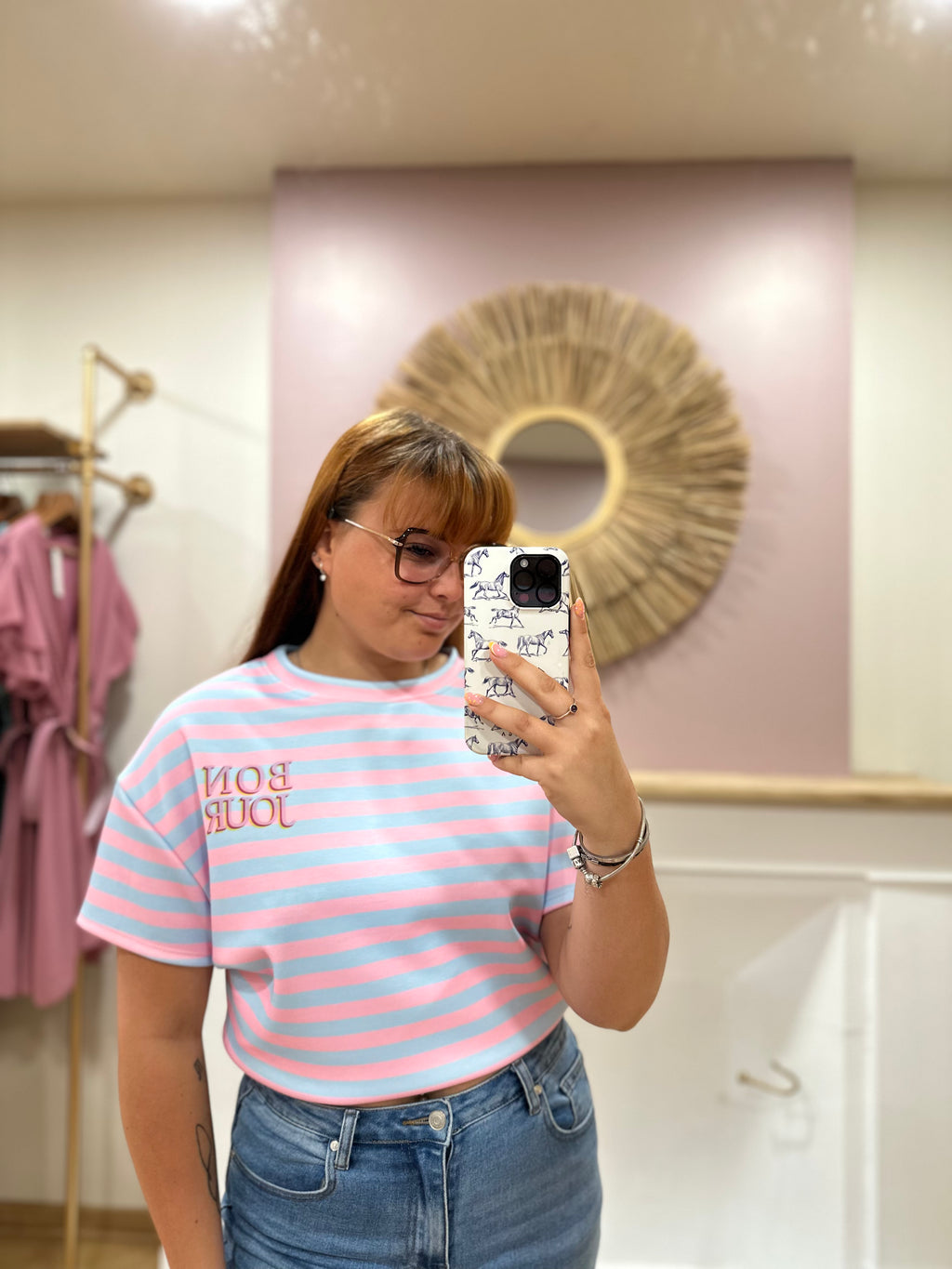 Tee-shirt marinière femme – Rose et bleu – Inscription Bonjour – Coupe droite – Issyma – Miss Caprice