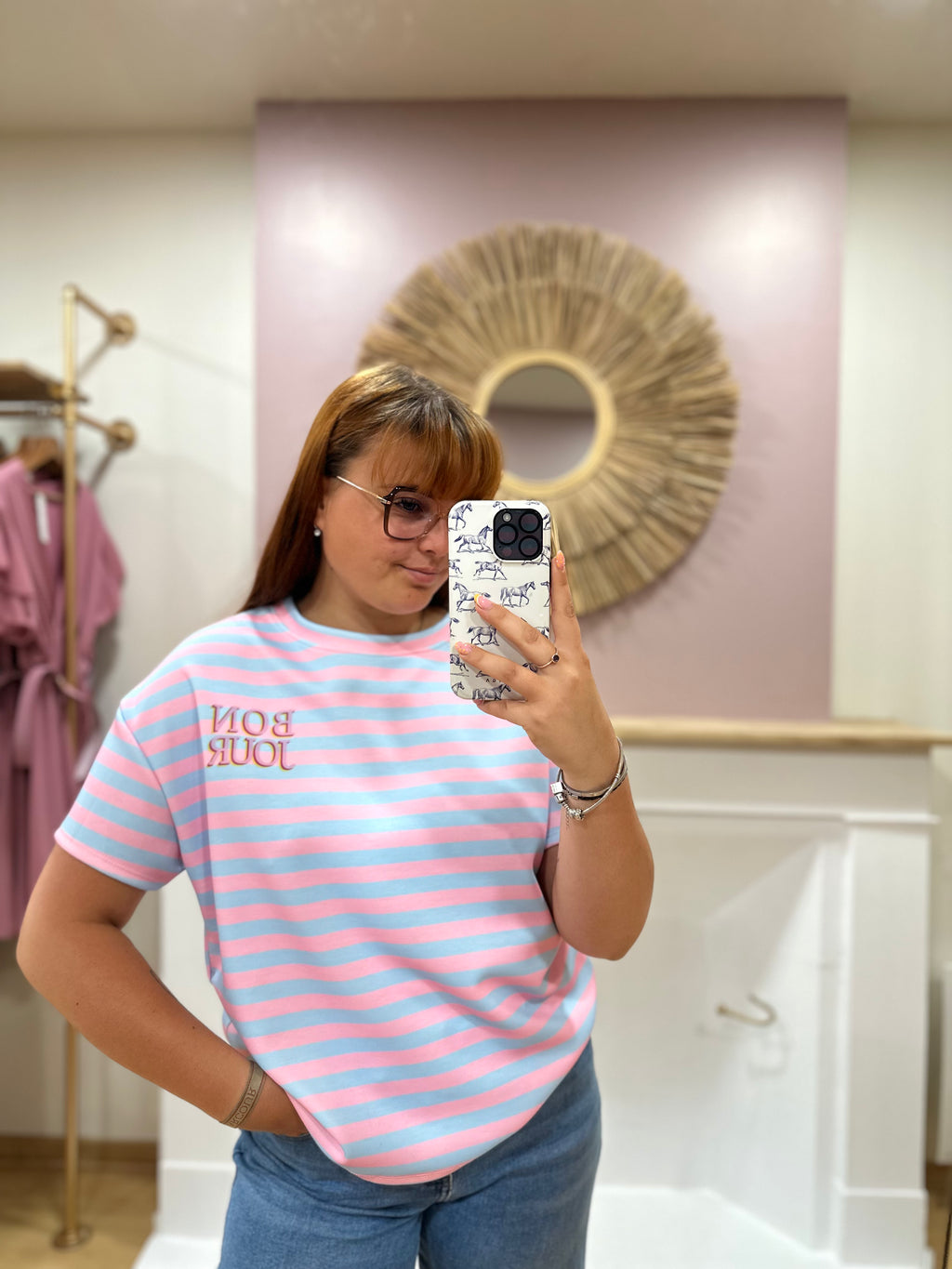 Tee-shirt marinière femme – Rose et bleu – Inscription Bonjour – Coupe droite – Issyma – Miss Caprice