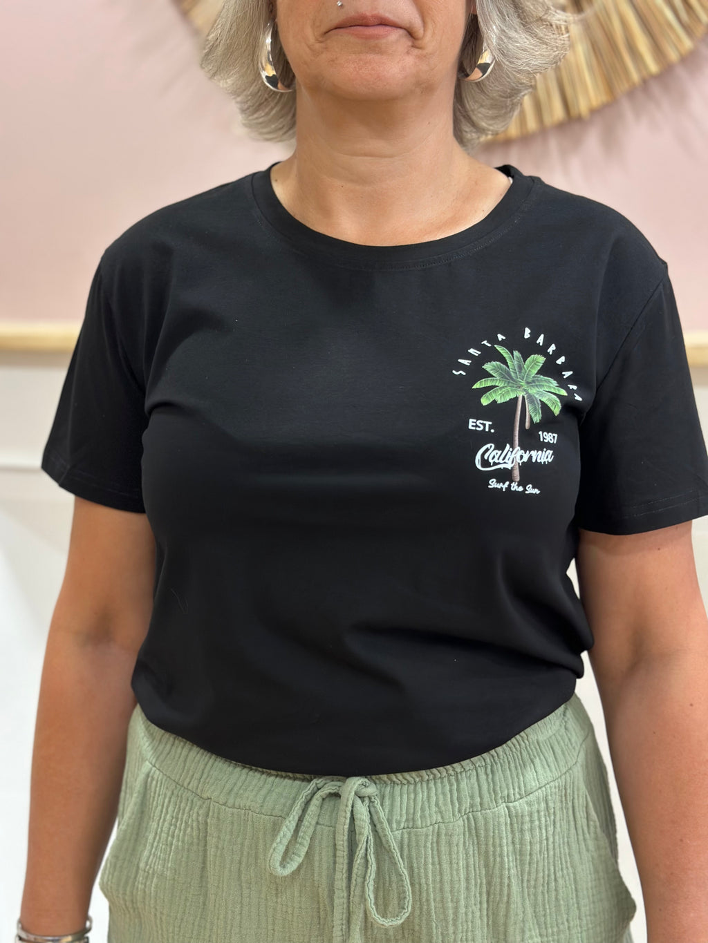 Tee-shirt noir femme motif palmier et inscription Santa Barbara devant et dos – Rosydays – Miss Caprice