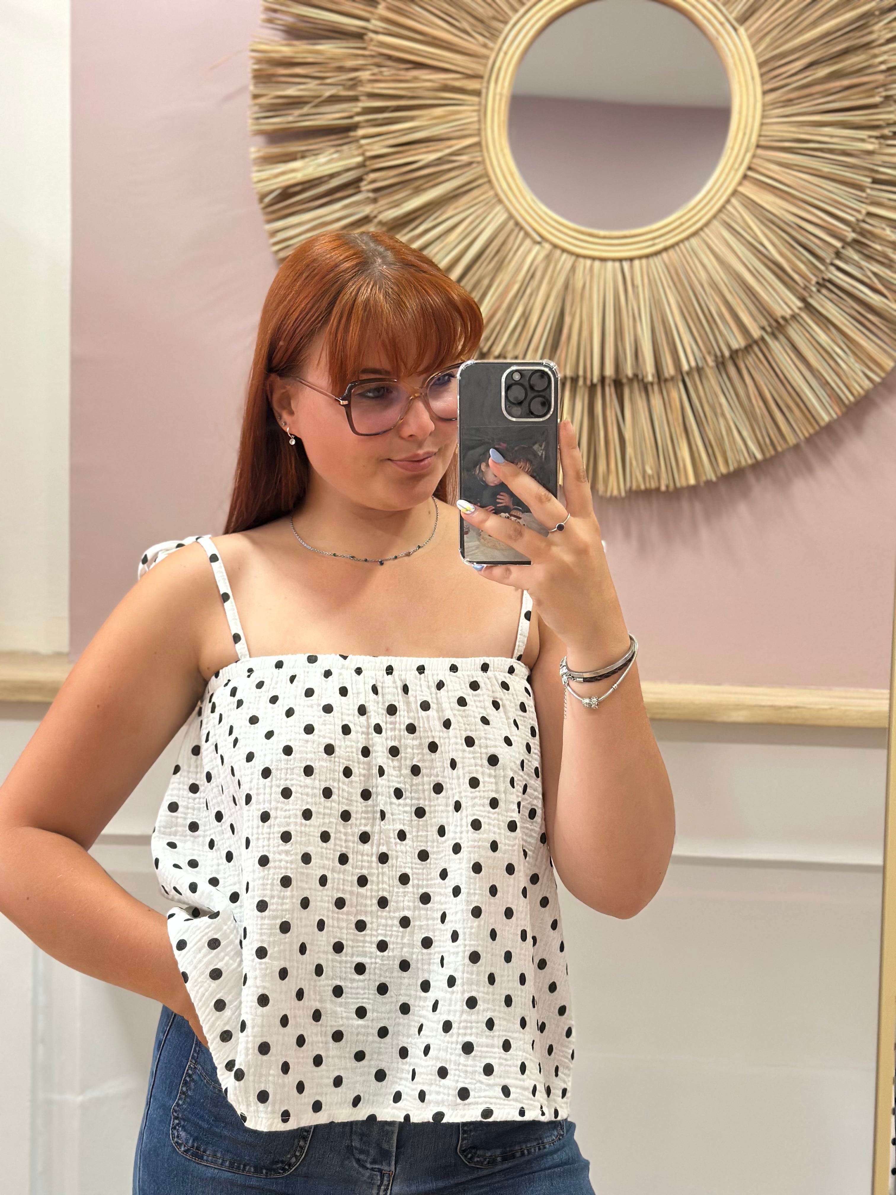 Top blanc femme à fines bretelles réglables motif Polka Dot noir – Issyma Made in Italy – Miss Caprice