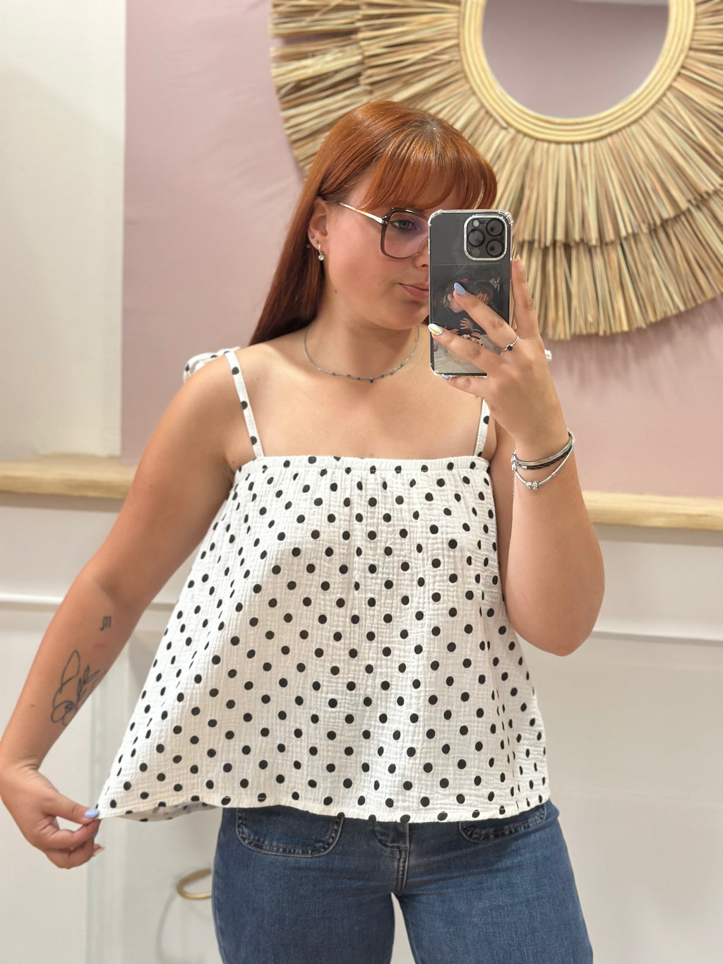Top blanc femme à fines bretelles réglables motif Polka Dot noir – Issyma Made in Italy – Miss Caprice