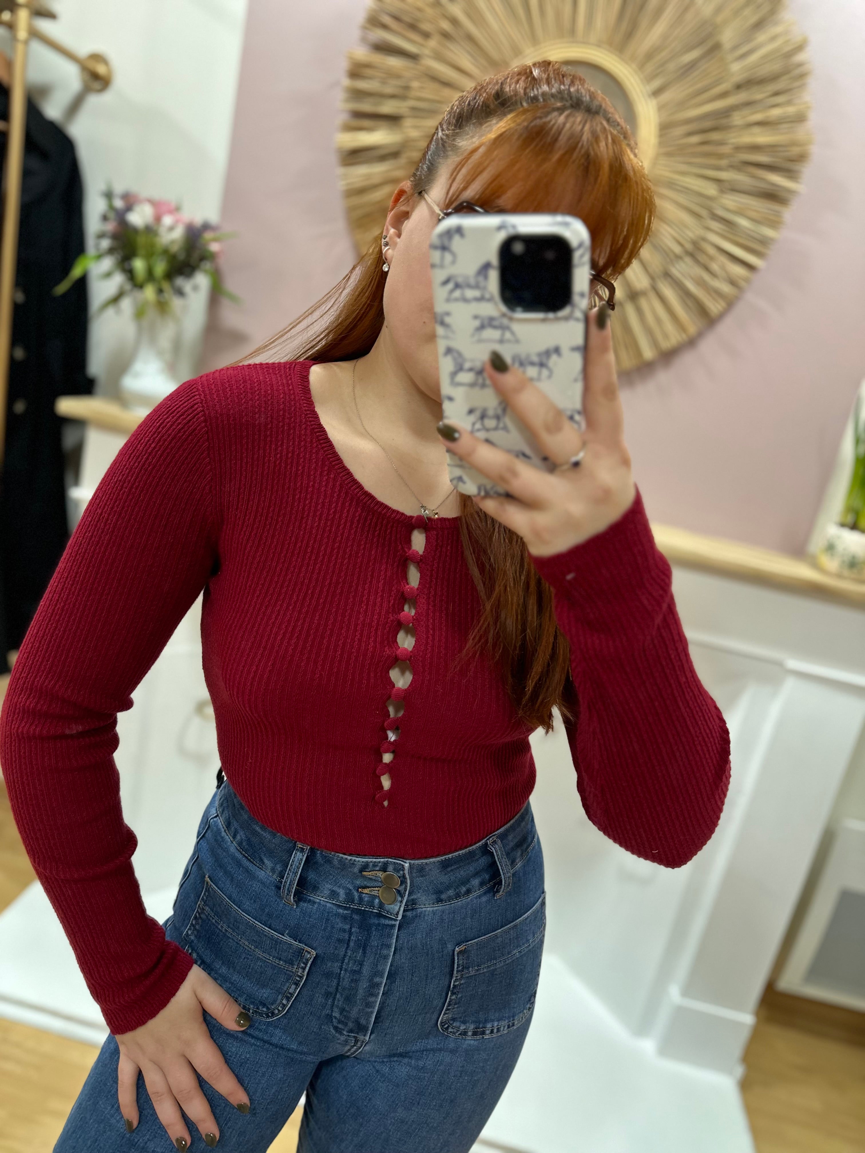 Top femme manches longues bordeaux côtelé avec boutons décolleté – Nathael Paris – Miss Caprice