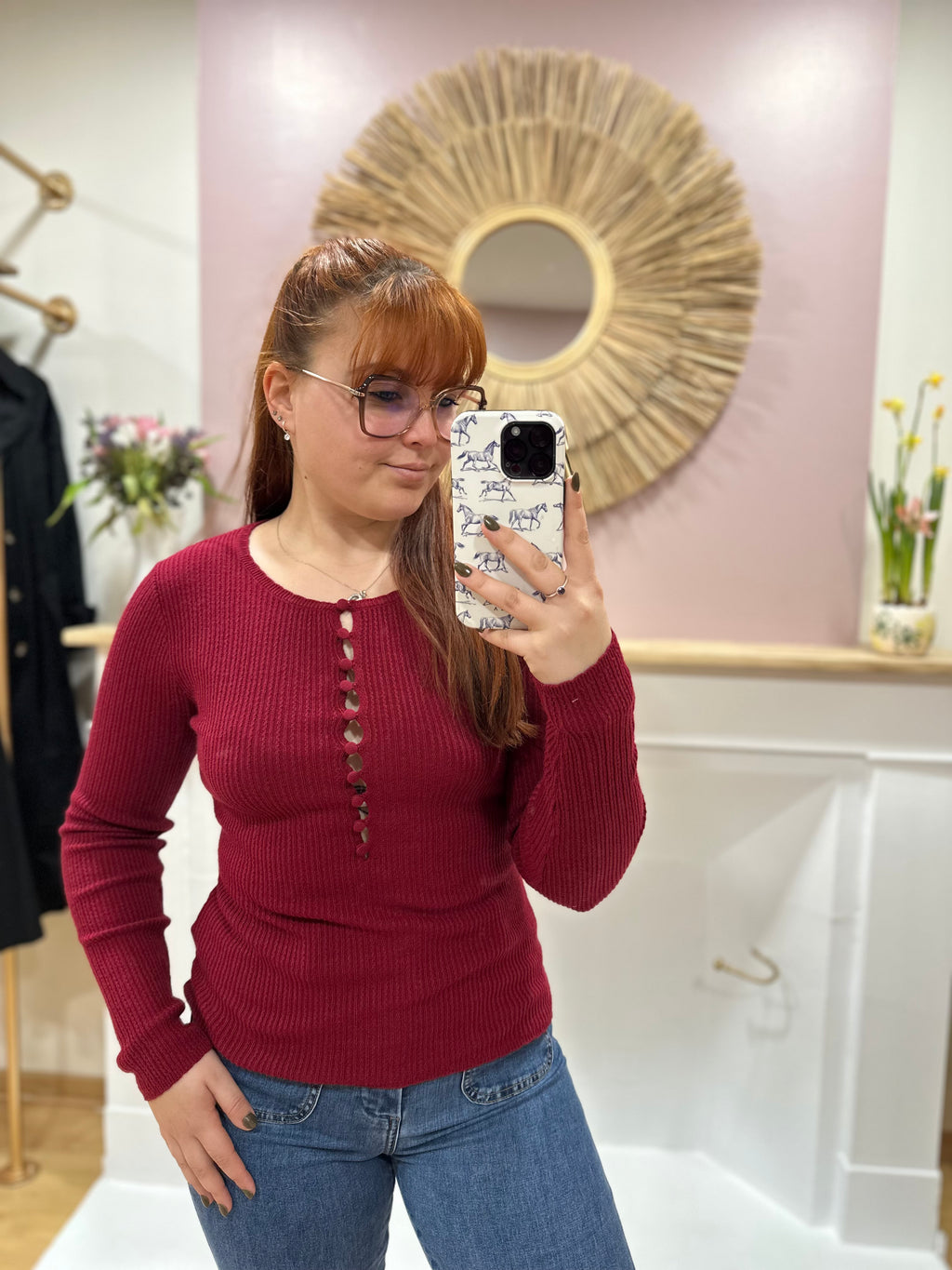 Top femme manches longues bordeaux côtelé avec boutons décolleté – Nathael Paris – Miss Caprice